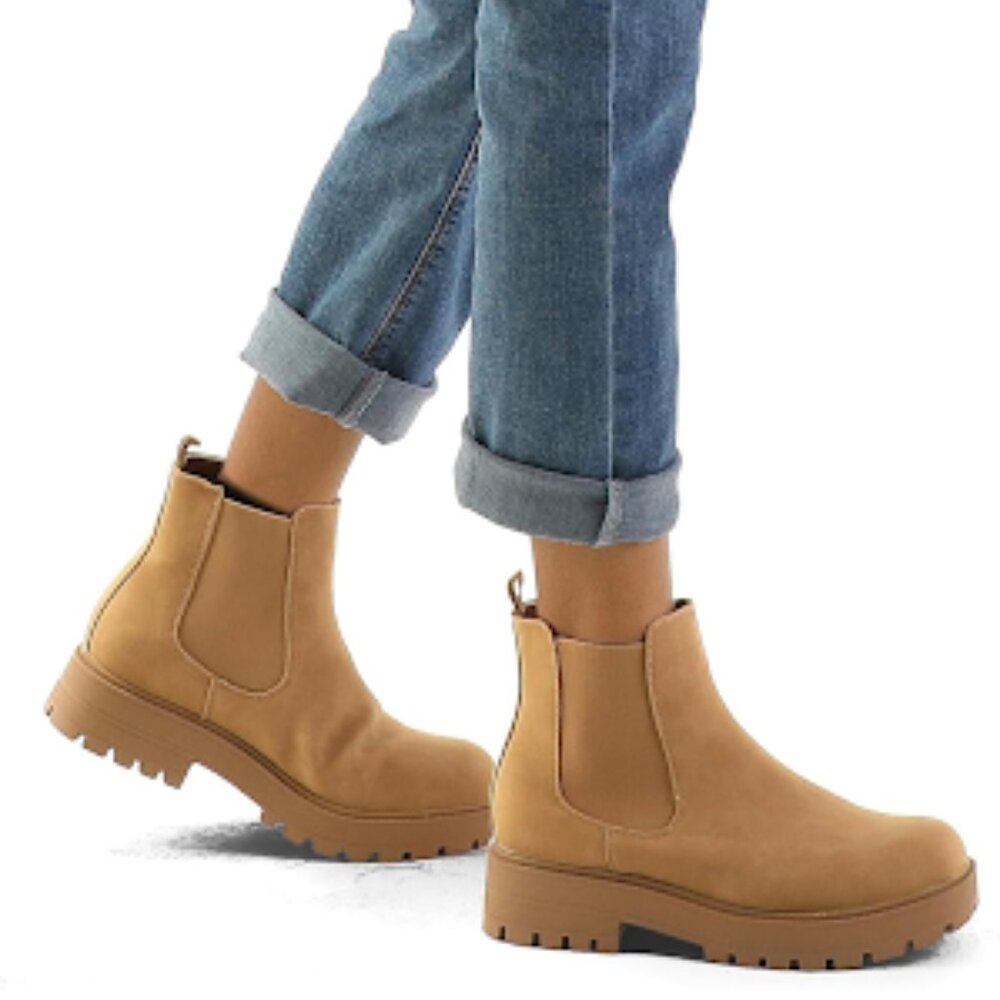 Women's Ankle Boot Low Heel Lug Sole Slip on - Chelsea Light Brown -size 8 - Picture 3 of 9